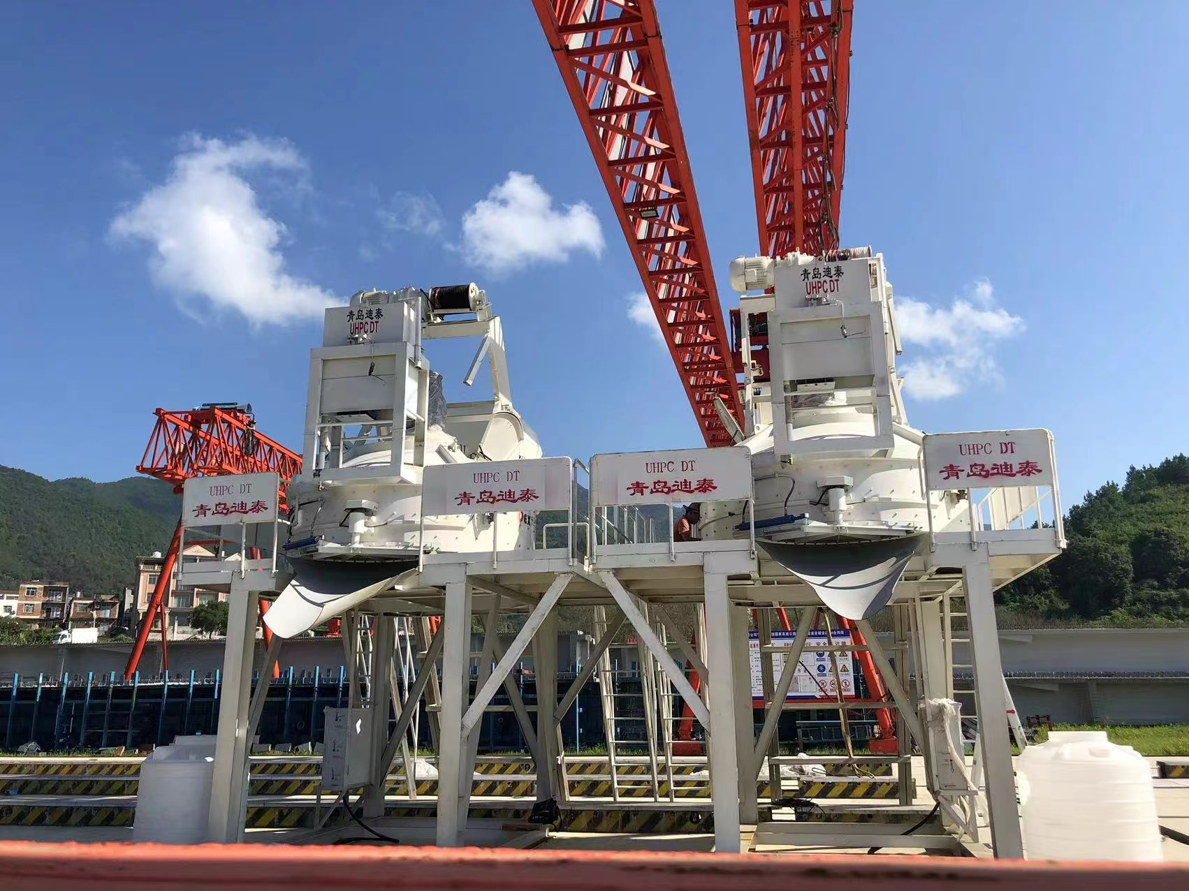 青岛迪泰自动化设备有限公司_锂电池浆料真空搅拌机_粉末冶金混料机_高粘度搅拌系统专家